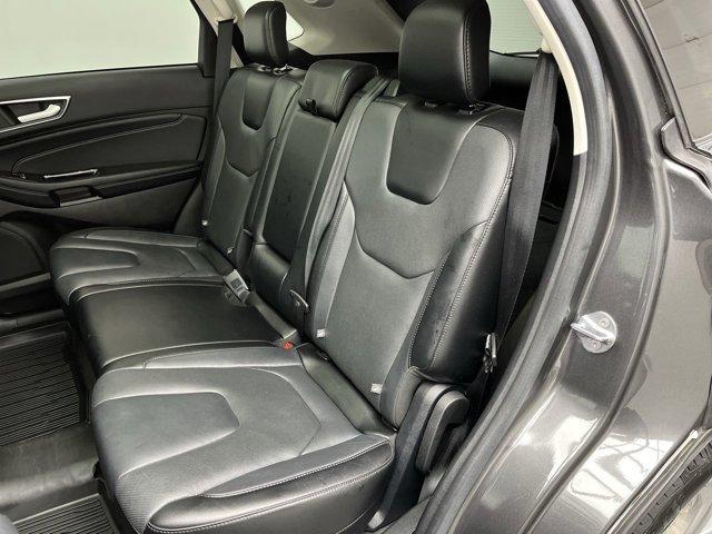 Photo of 2017 Magnetic Metallic Ford Edge