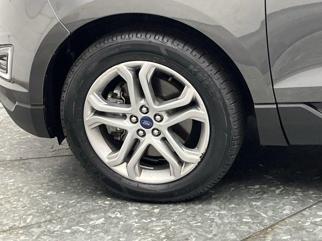 Photo of 2017 Magnetic Metallic Ford Edge