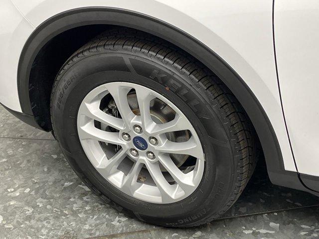Photo of 2021 Oxford White Ford Escape