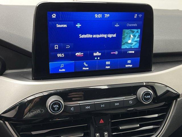 Photo of 2021 Oxford White Ford Escape