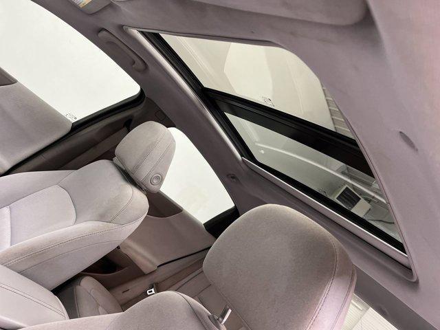 Photo of 2021 Summit White Chevrolet Malibu