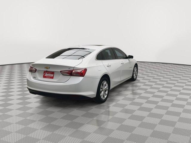 Photo of 2021 Summit White Chevrolet Malibu