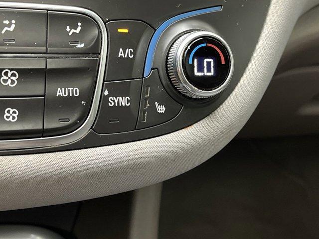 Photo of 2021 Summit White Chevrolet Malibu