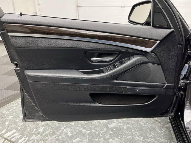 Photo of 2015 Jet Black BMW 528