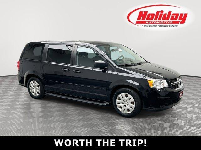 Photo of 2016 Brilliant Black Crystal Pearlcoat Dodge Grand Caravan