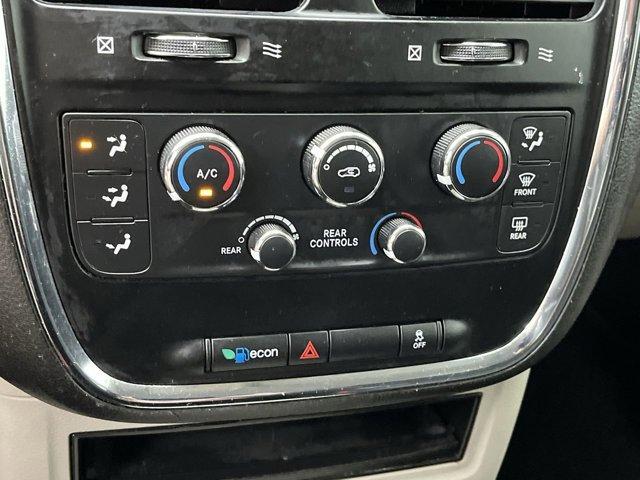 Photo of 2016 Brilliant Black Crystal Pearlcoat Dodge Grand Caravan