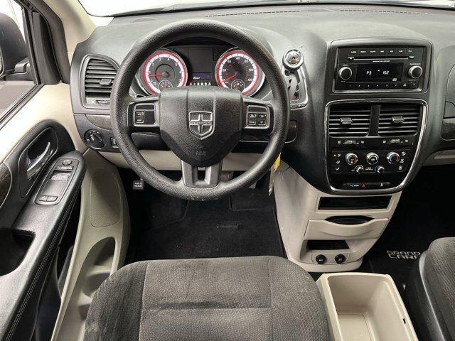 Photo of 2016 Brilliant Black Crystal Pearlcoat Dodge Grand Caravan