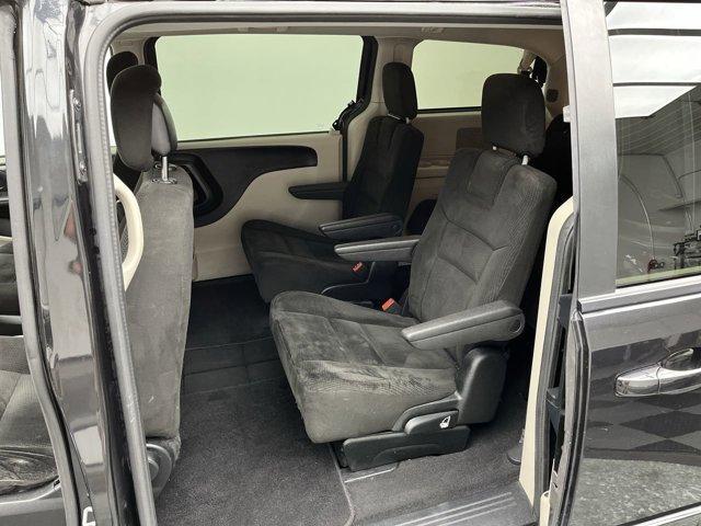 Photo of 2016 Brilliant Black Crystal Pearlcoat Dodge Grand Caravan