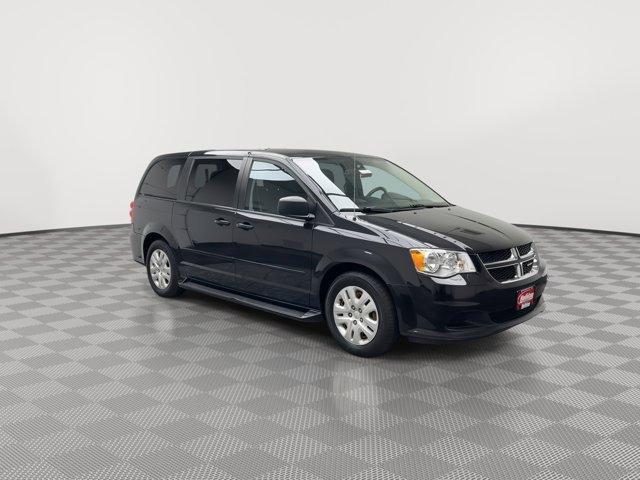 Photo of 2016 Brilliant Black Crystal Pearlcoat Dodge Grand Caravan
