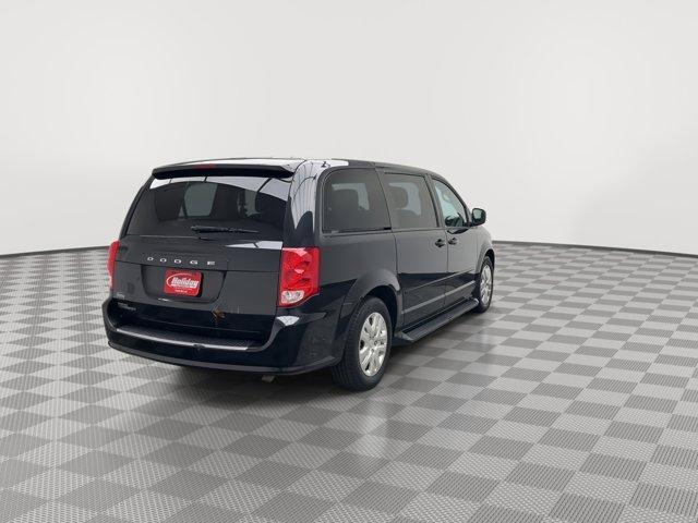 Photo of 2016 Brilliant Black Crystal Pearlcoat Dodge Grand Caravan