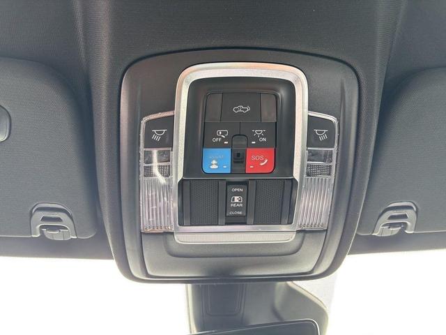 Photo of 2025 Bright White Clearcoat RAM 1500