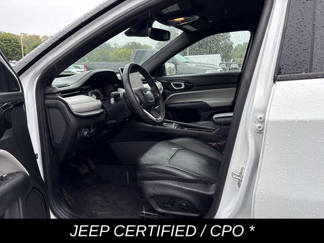Photo of 2023 Bright White Clearcoat Jeep Compass