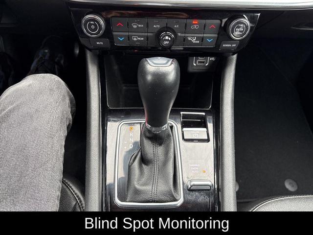 Photo of 2023 Bright White Clearcoat Jeep Compass