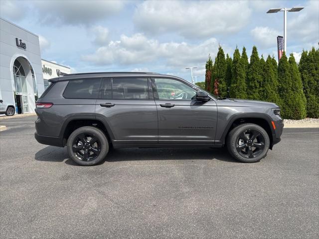 Photo of 2025 Baltic Gray Metallic Clearcoat Jeep Grand Cherokee L
