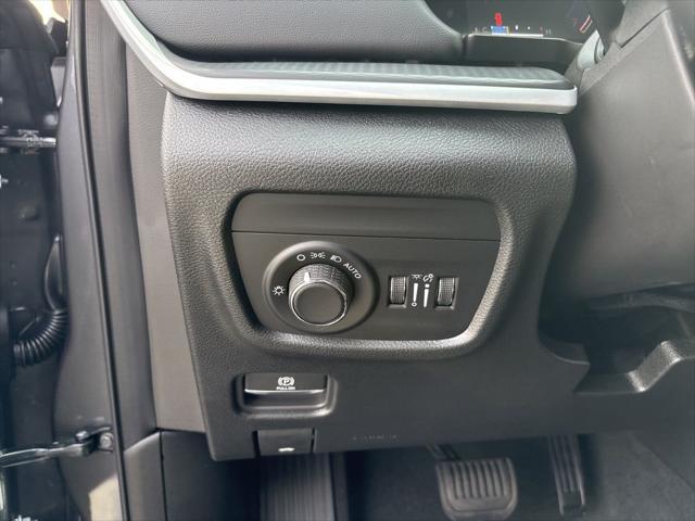 Photo of 2025 Baltic Gray Metallic Clearcoat Jeep Grand Cherokee L