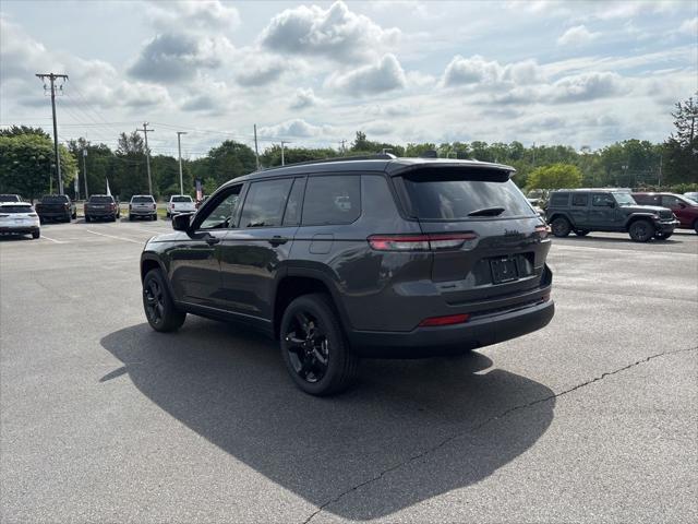 Photo of 2025 Baltic Gray Metallic Clearcoat Jeep Grand Cherokee L
