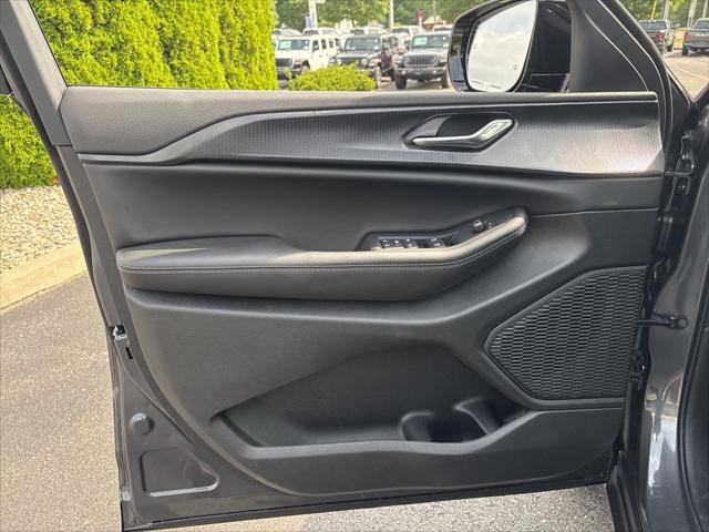 Photo of 2025 Baltic Gray Metallic Clearcoat Jeep Grand Cherokee L