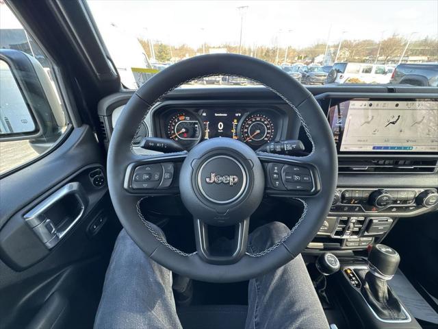 Photo of 2025 Black Clearcoat Jeep Wrangler