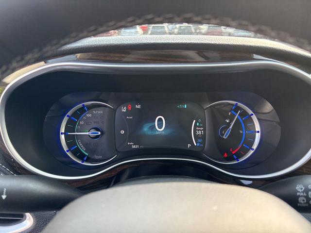 Photo of 2023 Brilliant Black Crystal Pearlcoat Chrysler Pacifica Hybrid