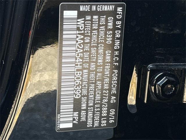 Photo of 2017 Black Porsche Macan