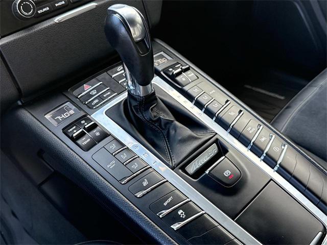 Photo of 2017 Black Porsche Macan