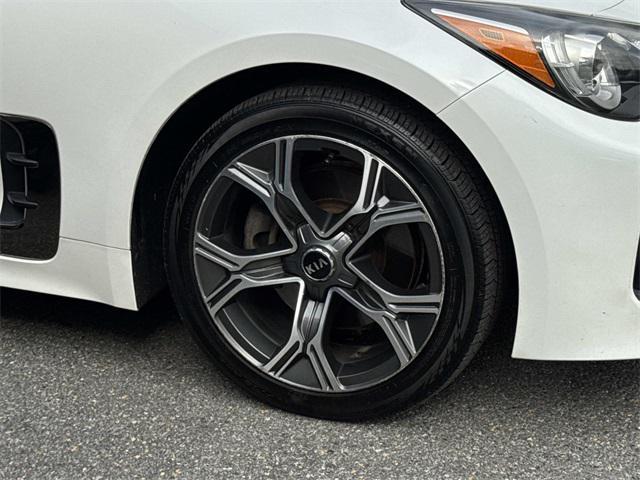 Photo of 2020 Snow White Pearl Kia Stinger