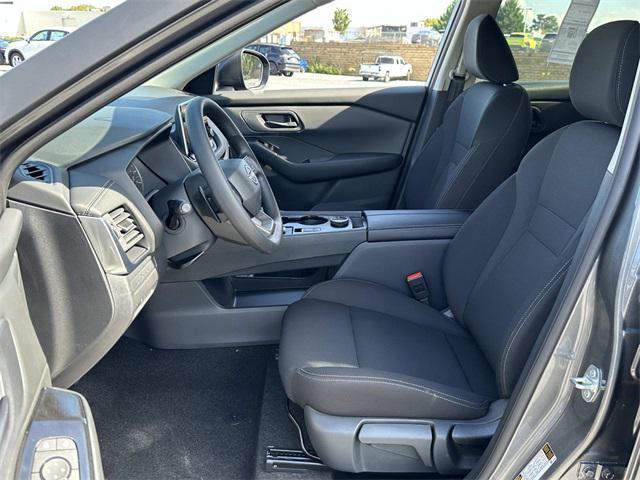 Photo of 2025 Gun Metallic Nissan Rogue