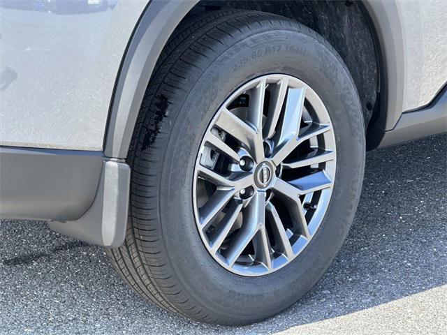 Photo of 2025 Gun Metallic Nissan Rogue