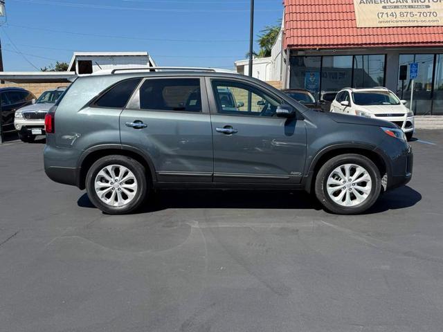 Photo of 2015 Sage Green Kia Sorento