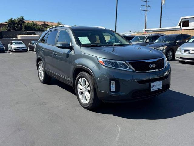 Photo of 2015 Sage Green Kia Sorento
