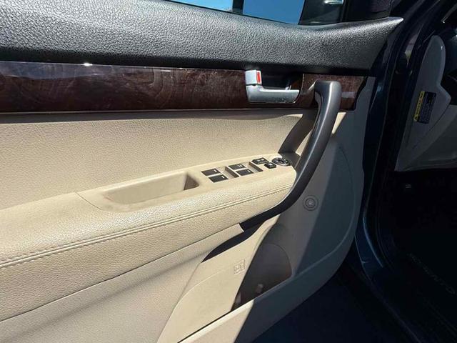 Photo of 2015 Sage Green Kia Sorento