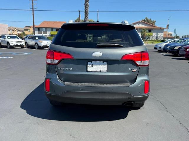 Photo of 2015 Sage Green Kia Sorento
