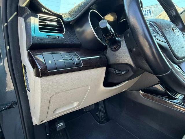 Photo of 2015 Sage Green Kia Sorento