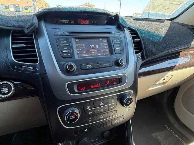 Photo of 2015 Sage Green Kia Sorento
