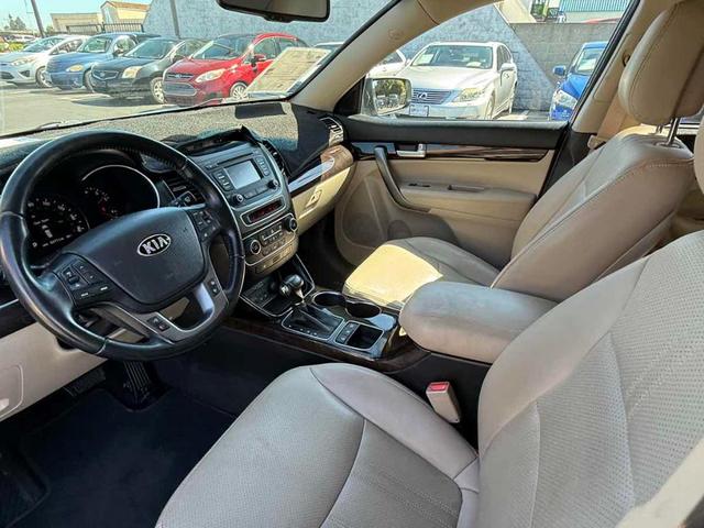 Photo of 2015 Sage Green Kia Sorento