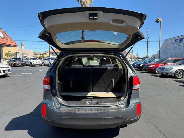 Photo of 2015 Sage Green Kia Sorento