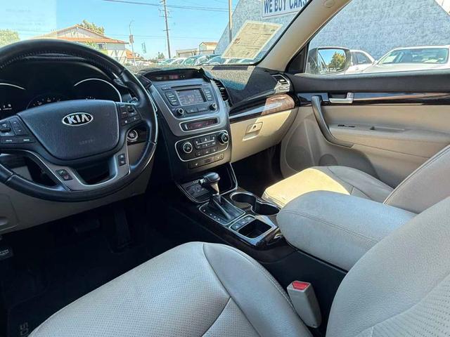Photo of 2015 Sage Green Kia Sorento