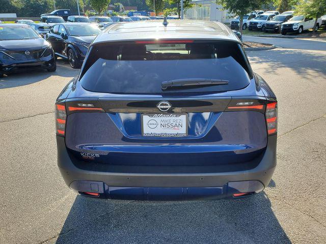 Photo of 2025 Deep Blue Pearl/Gun Metallic Nissan Kicks