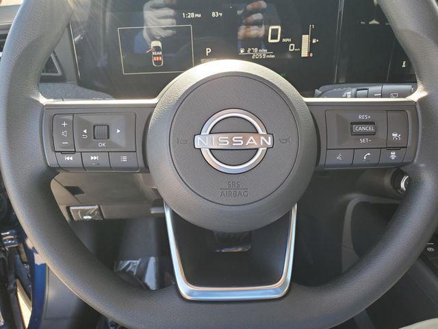 Photo of 2025 Deep Blue Pearl/Gun Metallic Nissan Kicks