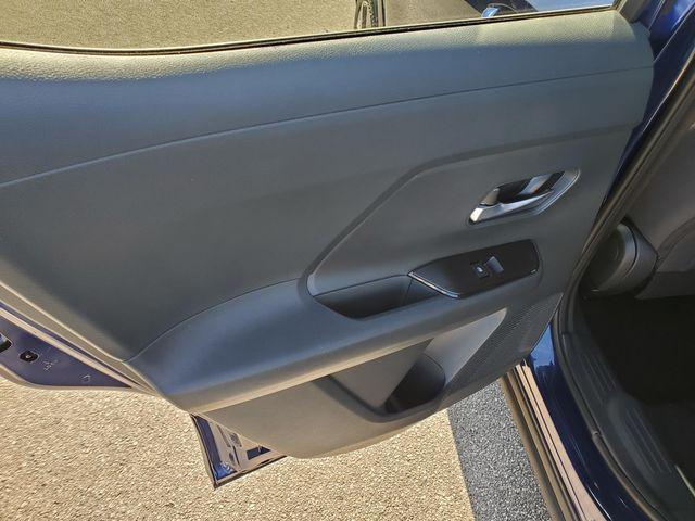 Photo of 2025 Deep Blue Pearl/Gun Metallic Nissan Kicks