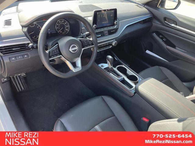Photo of 2025 White Pearl Nissan Altima