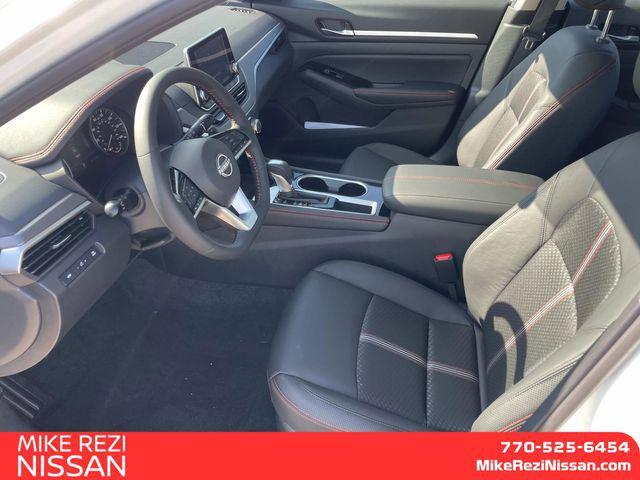 Photo of 2025 White Pearl Nissan Altima