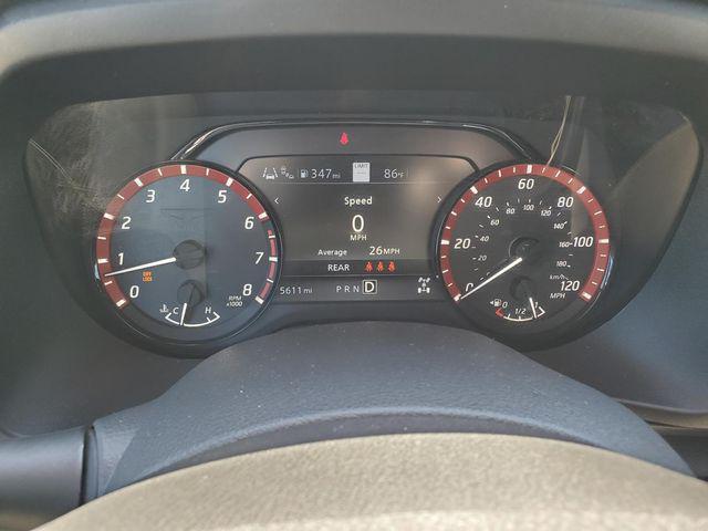 Photo of 2024 Glacier White Nissan Titan