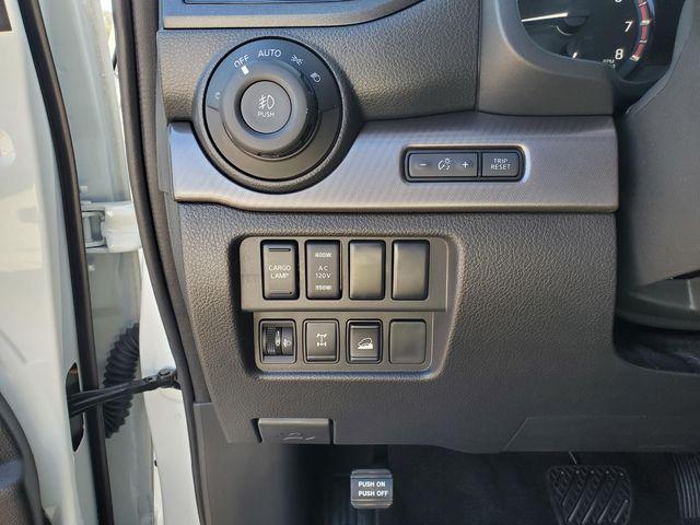 Photo of 2024 Glacier White Nissan Titan