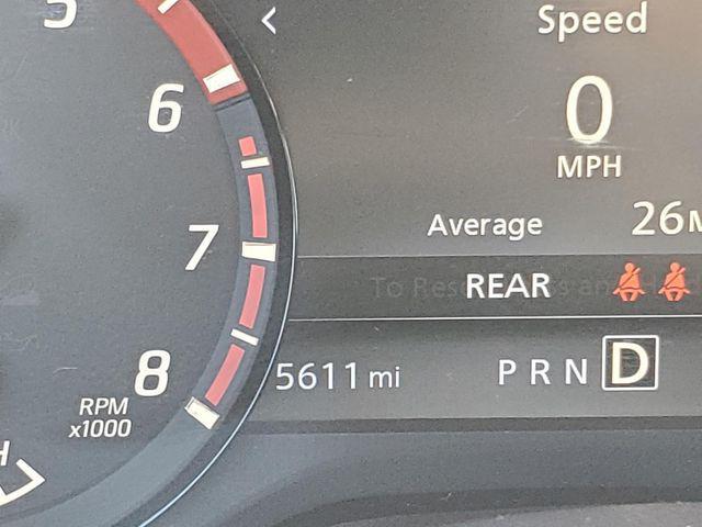 Photo of 2024 Glacier White Nissan Titan