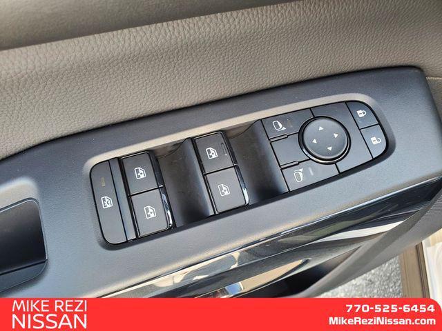 Photo of 2025 Brilliant Silver Metallic Nissan Pathfinder