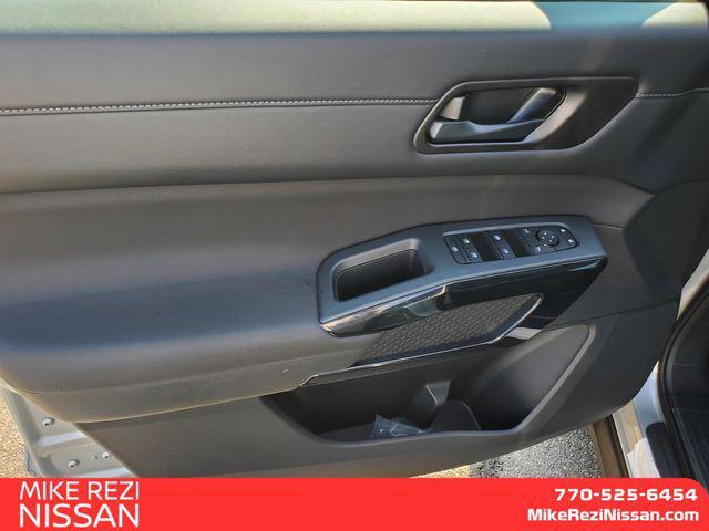 Photo of 2025 Brilliant Silver Metallic Nissan Pathfinder