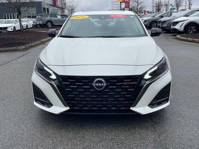 Photo of 2024 Pearl White Tricoat Nissan Altima