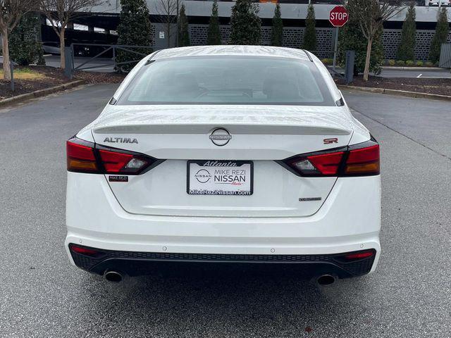 Photo of 2024 Pearl White Tricoat Nissan Altima