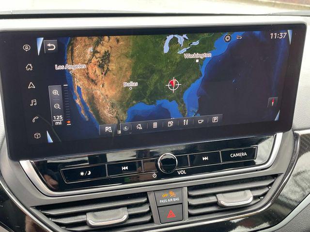 Photo of 2024 Pearl White Tricoat Nissan Altima